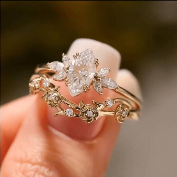 Gold ring set - Picture 2 of 3